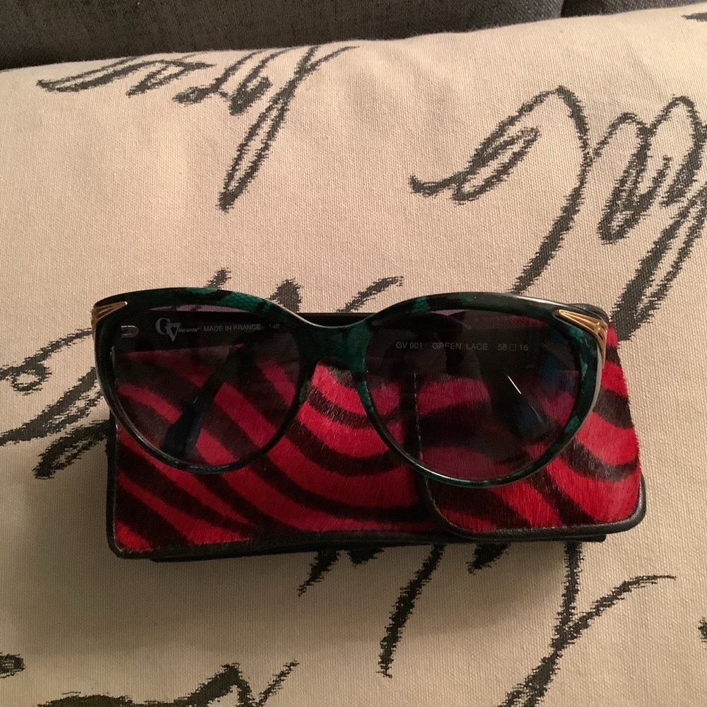 Georgio Vincente  sunglasses Ex. Condition - Picture 6 of 7